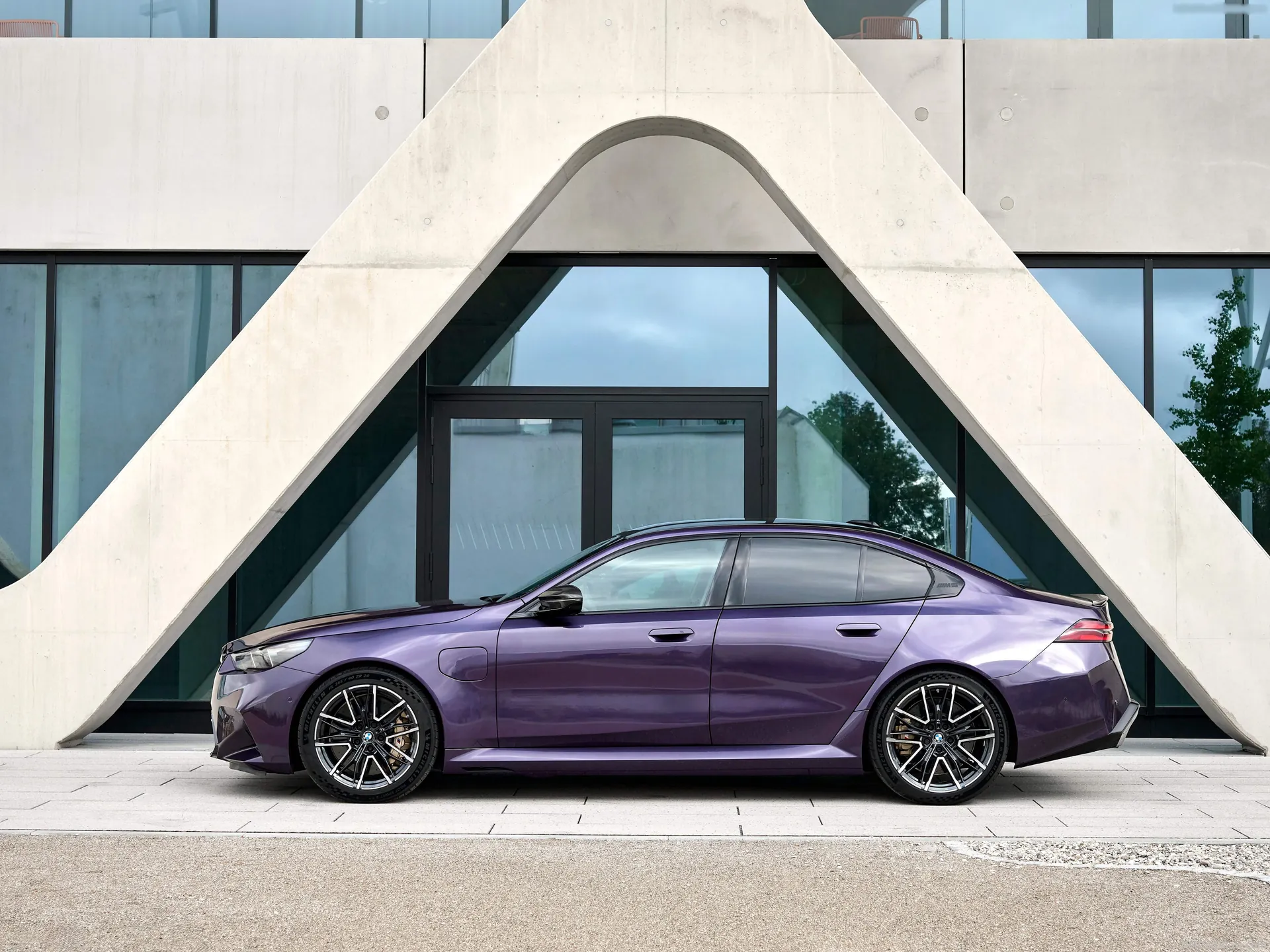 BMW M5 (2025) – boční profil