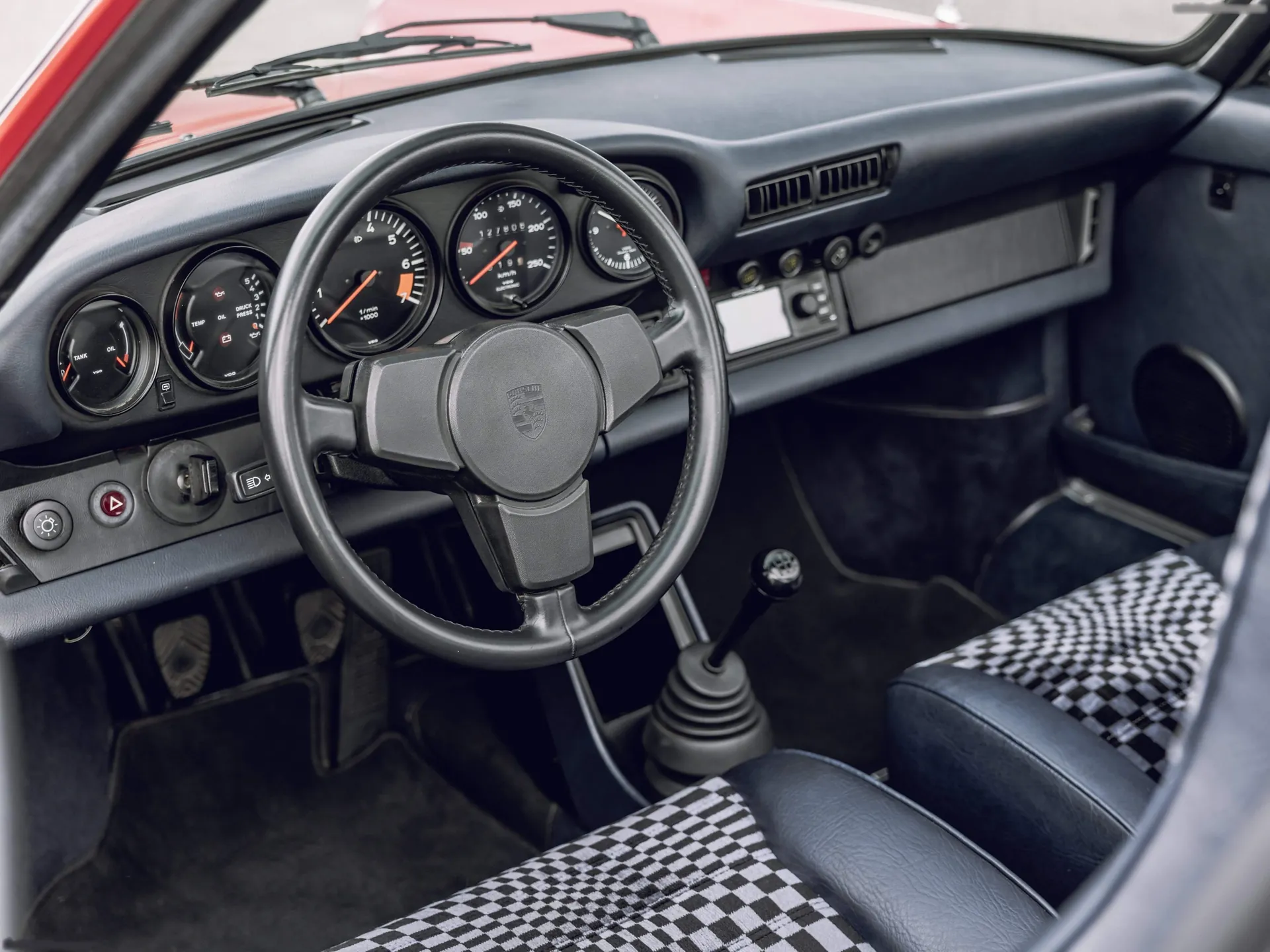 Porsche 911 SC 3.0 Targa (1981) - Interior