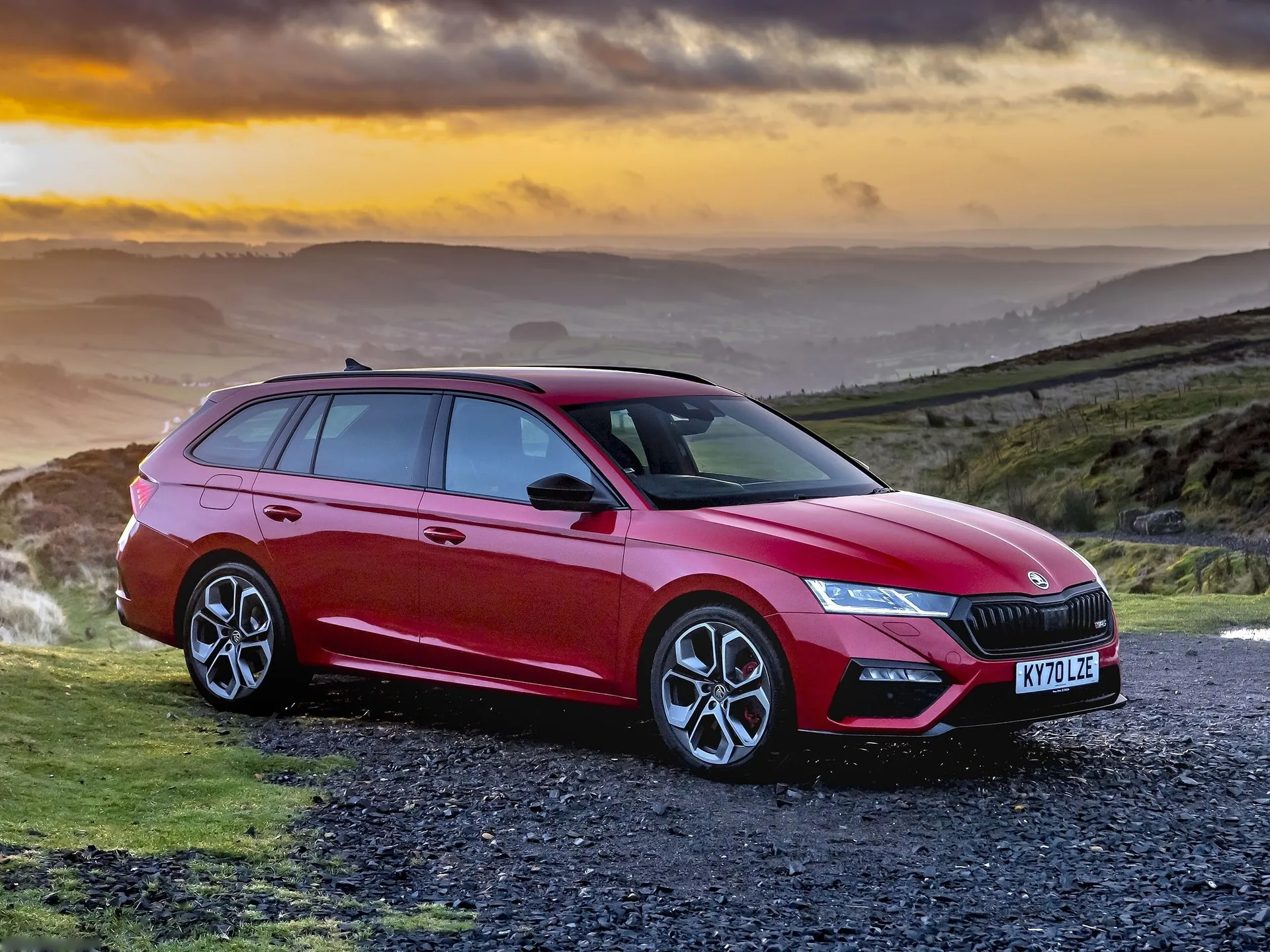 Skoda Octavia vRS Estate [UK] (2020)