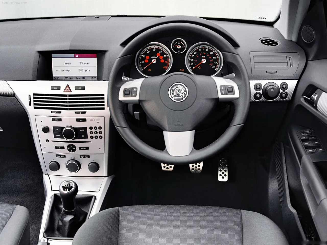 Vauxhall Astra 5-door (2005) – interiér