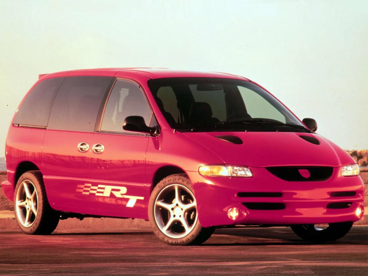 Dodge Caravan RT Concept (1999)