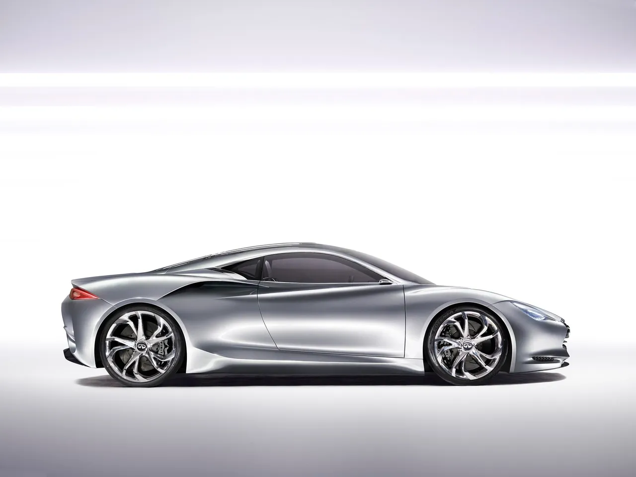 Infiniti Emerg-E Concept (2012) – boční profil