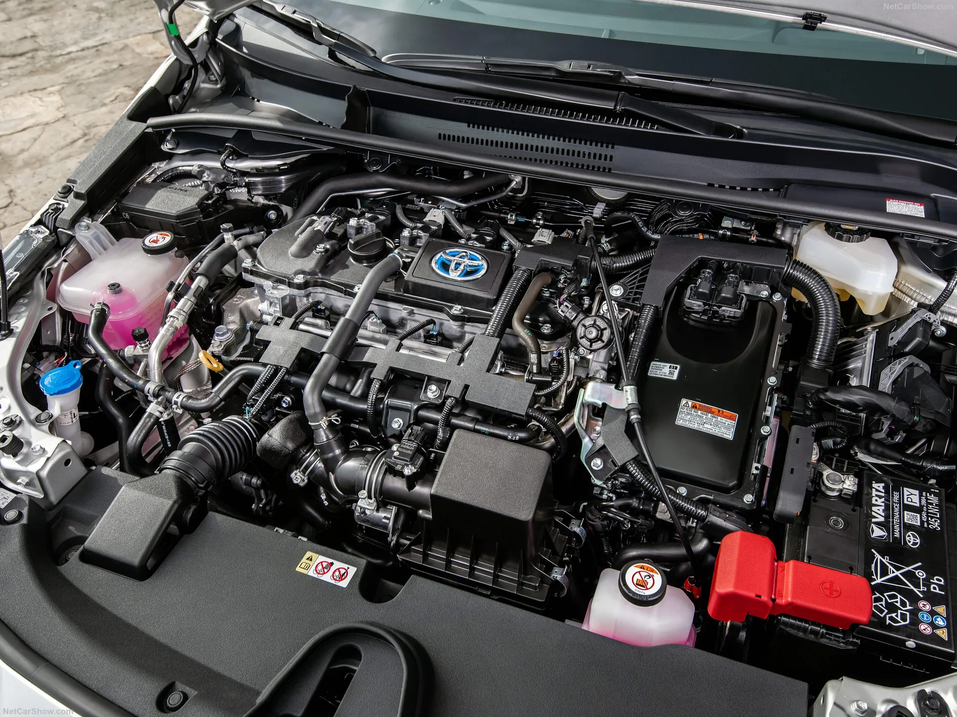 Toyota Corolla Touring Sports (2019) – motorový prostor