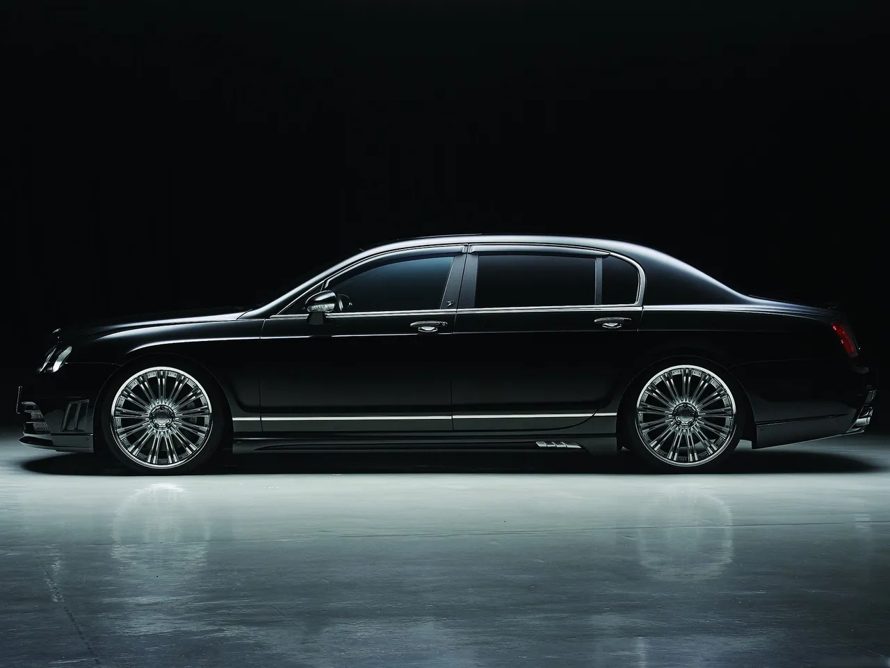 Wald Bentley Flying Spur Black Bison (2009) – boční profil