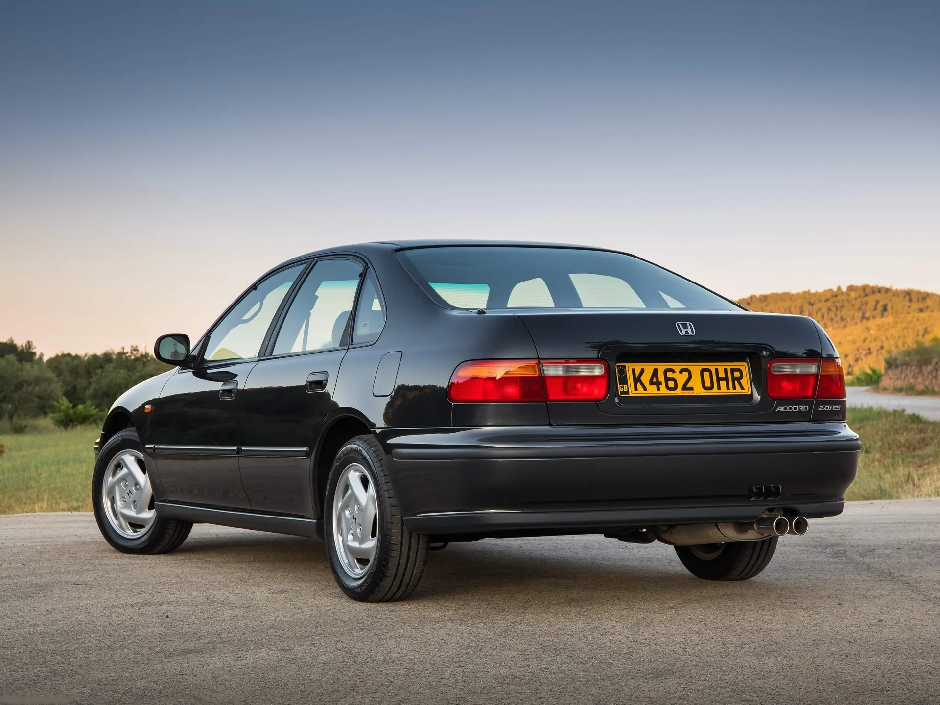 Honda Accord (1993) – zadní tříčtvrteční pohled