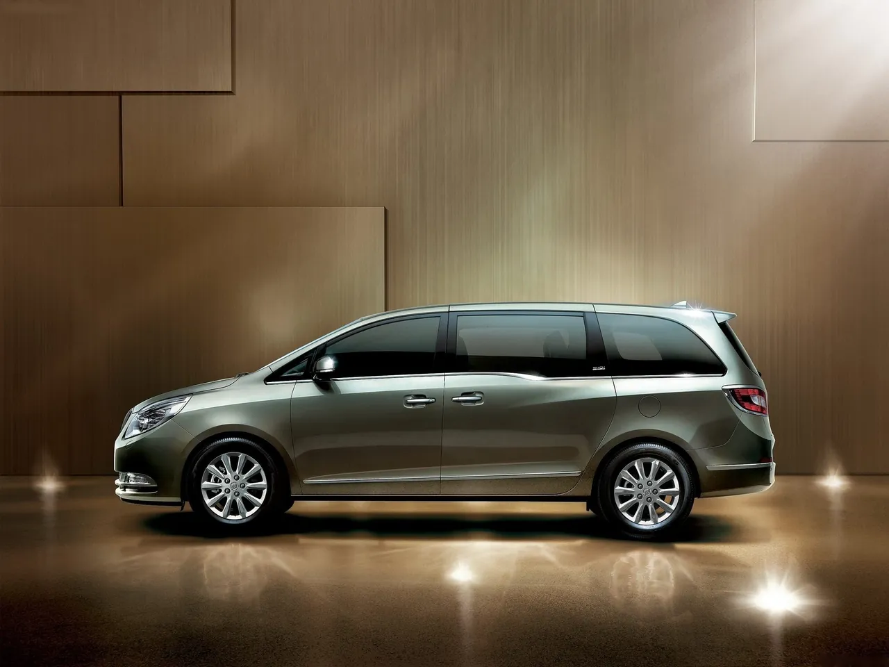 Buick GL8 (2011) – boční profil