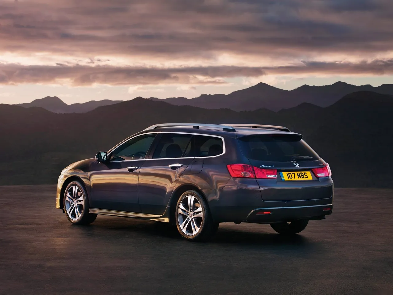 Honda Accord Tourer (2011) – zadní tříčtvrteční pohled