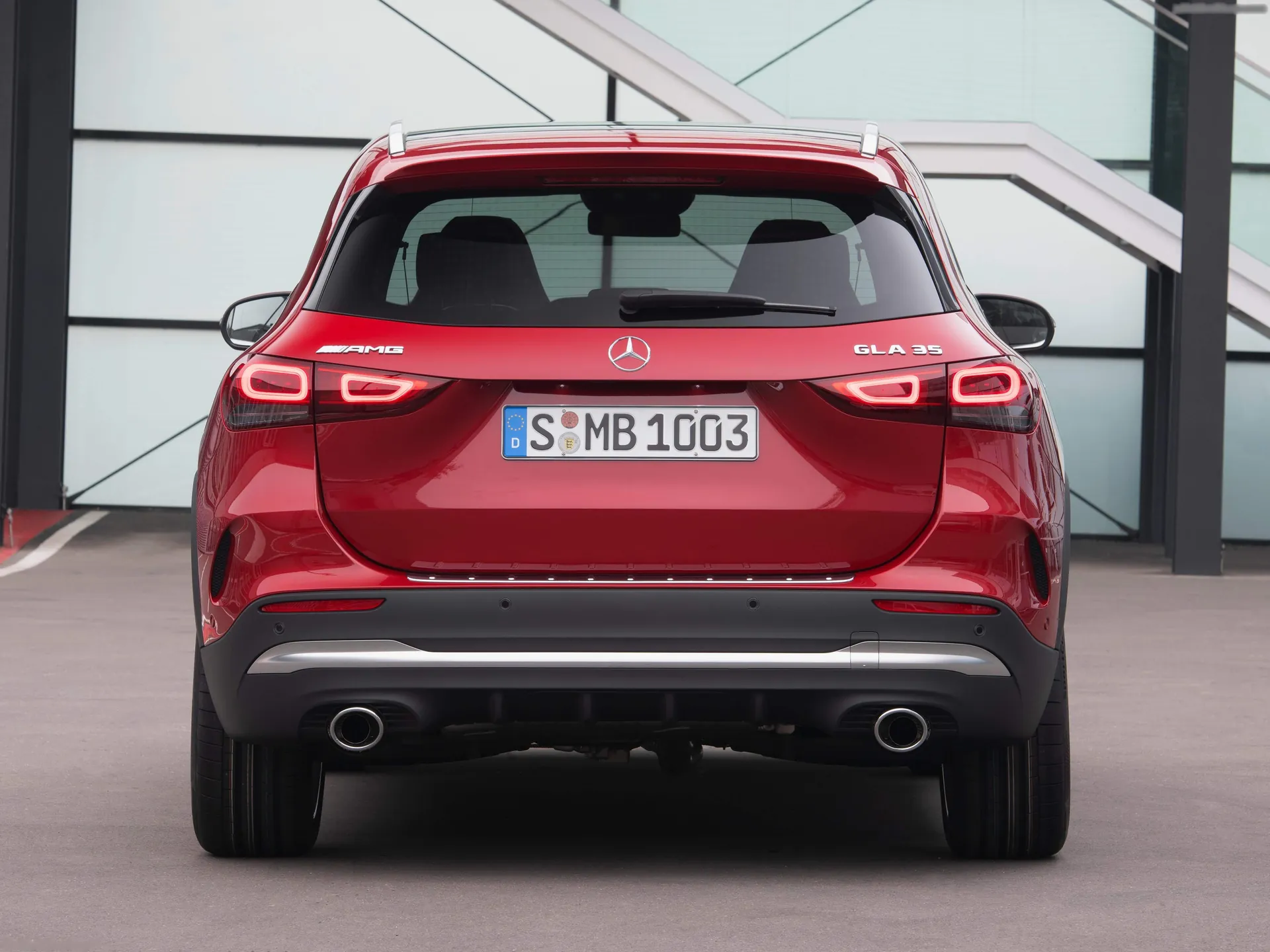 Mercedes-Benz GLA35 AMG (2021) – zezadu