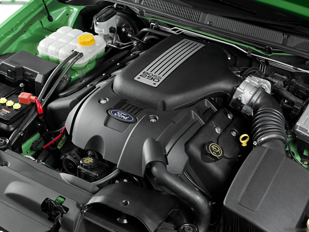 Ford FG Falcon XR8 (2008) – motorový prostor