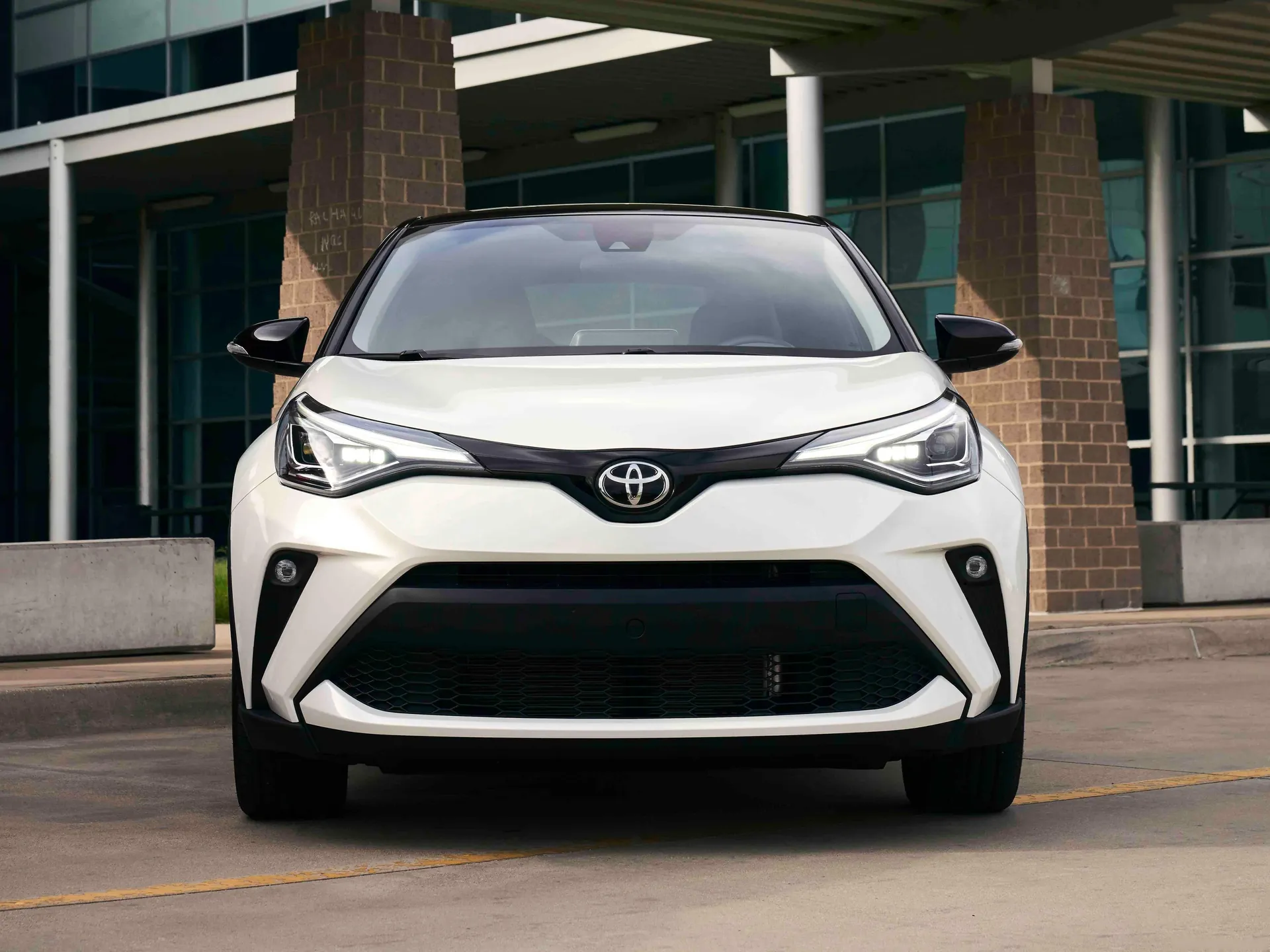 Toyota C-HR [US] (2021) – zepředu