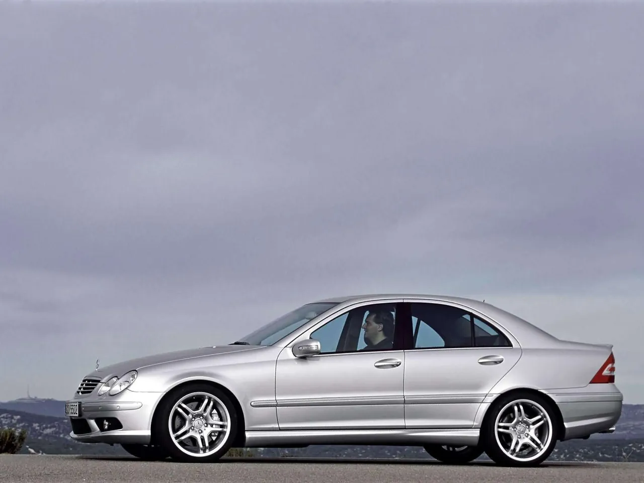 Mercedes-Benz C55 AMG (2004) - Side Profile