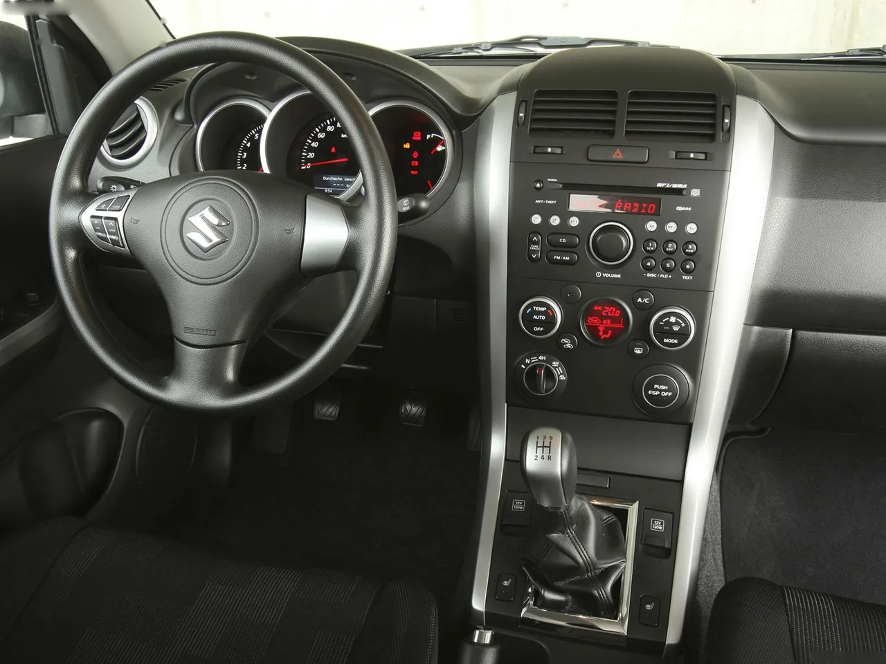 Suzuki Grand Vitara (2009) – interiér
