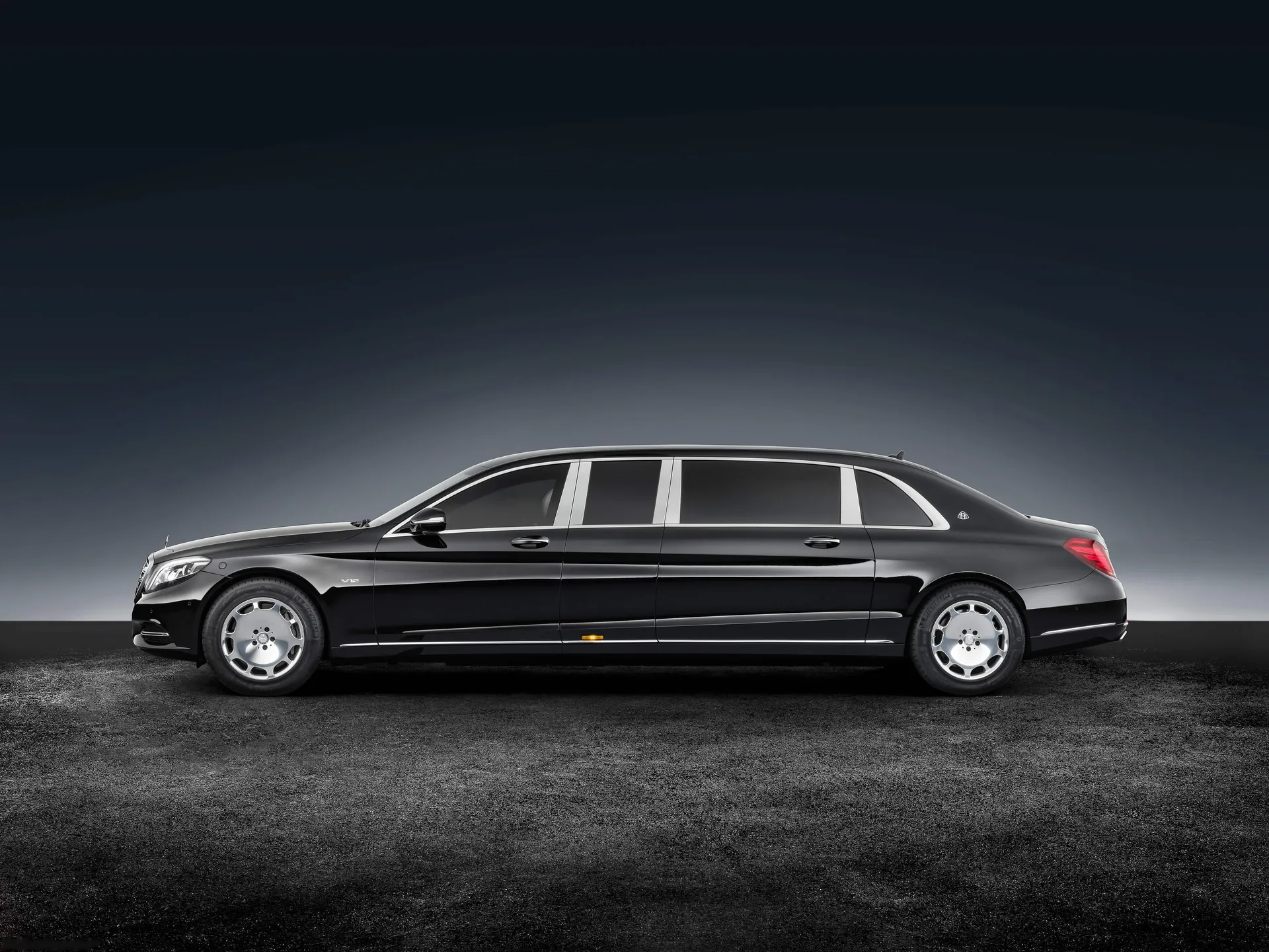 Mercedes-Benz S600 Pullman Maybach Guard (2018) - Side Profile