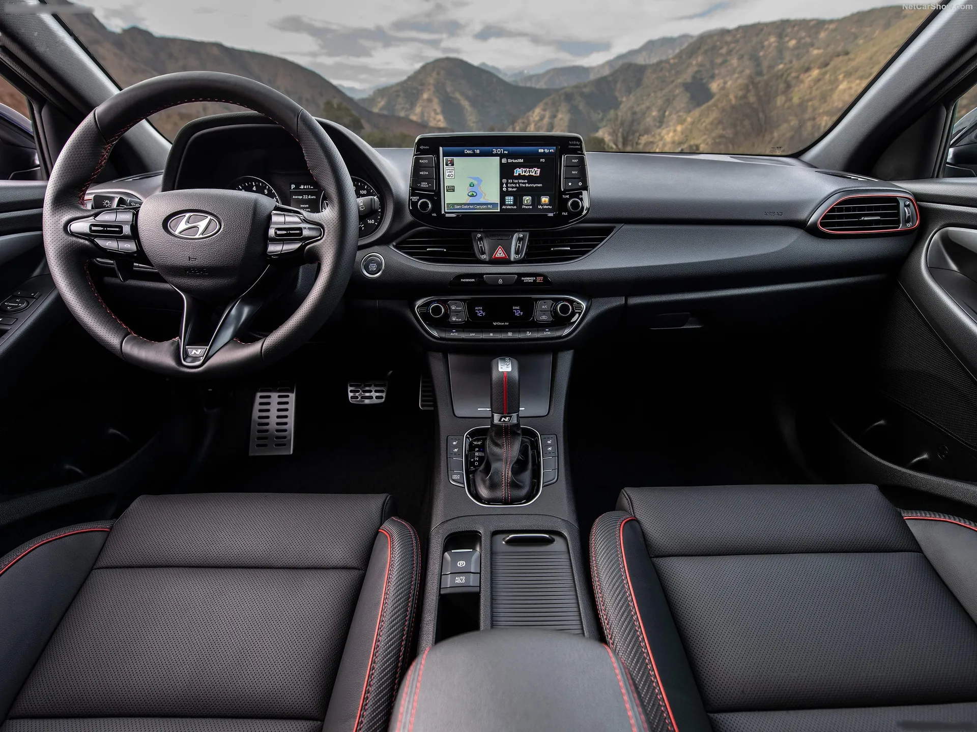 Hyundai Elantra GT N-line (2019) – interiér