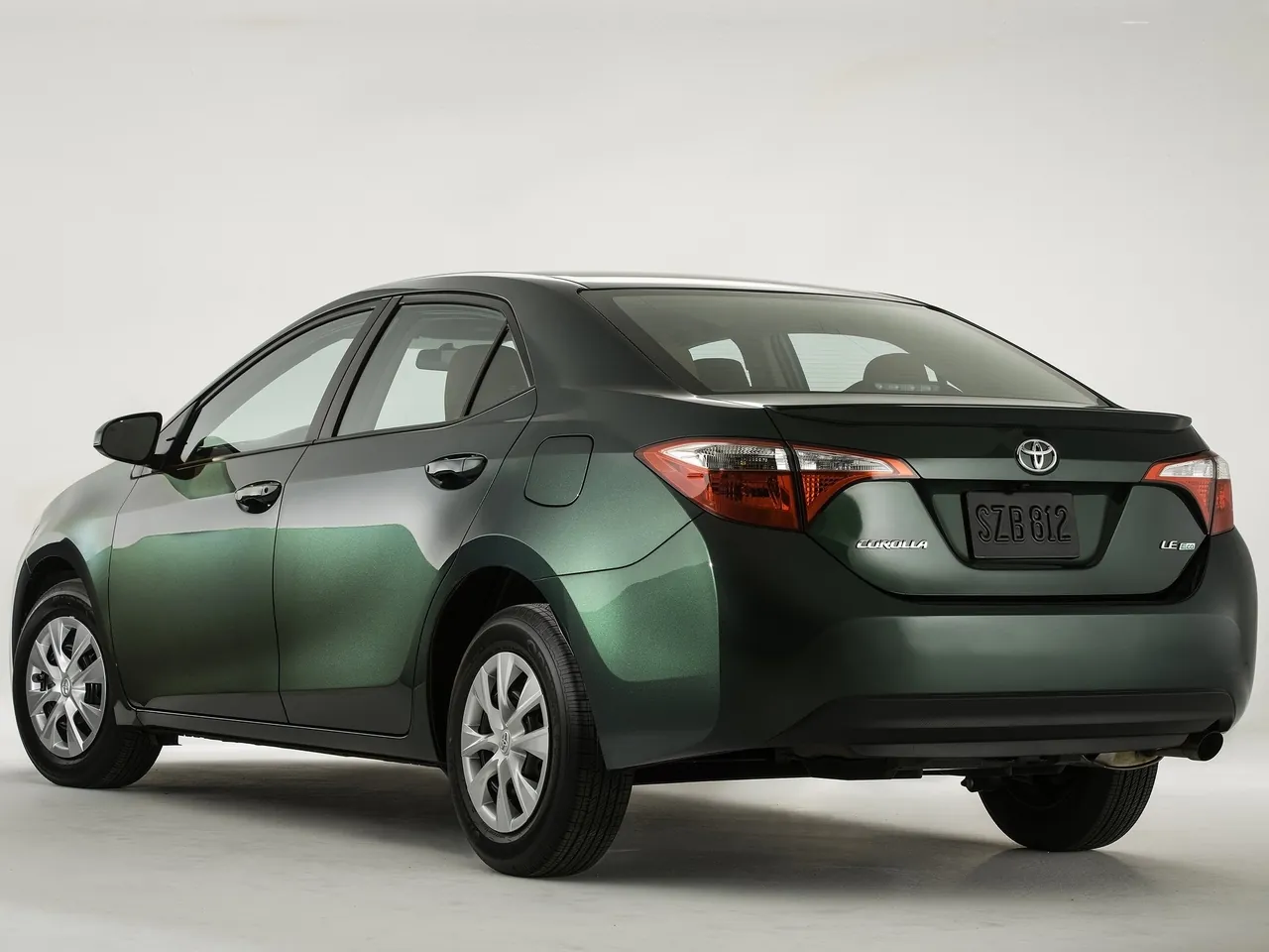 Toyota Corolla (2014) - Rear Three-Quarter
