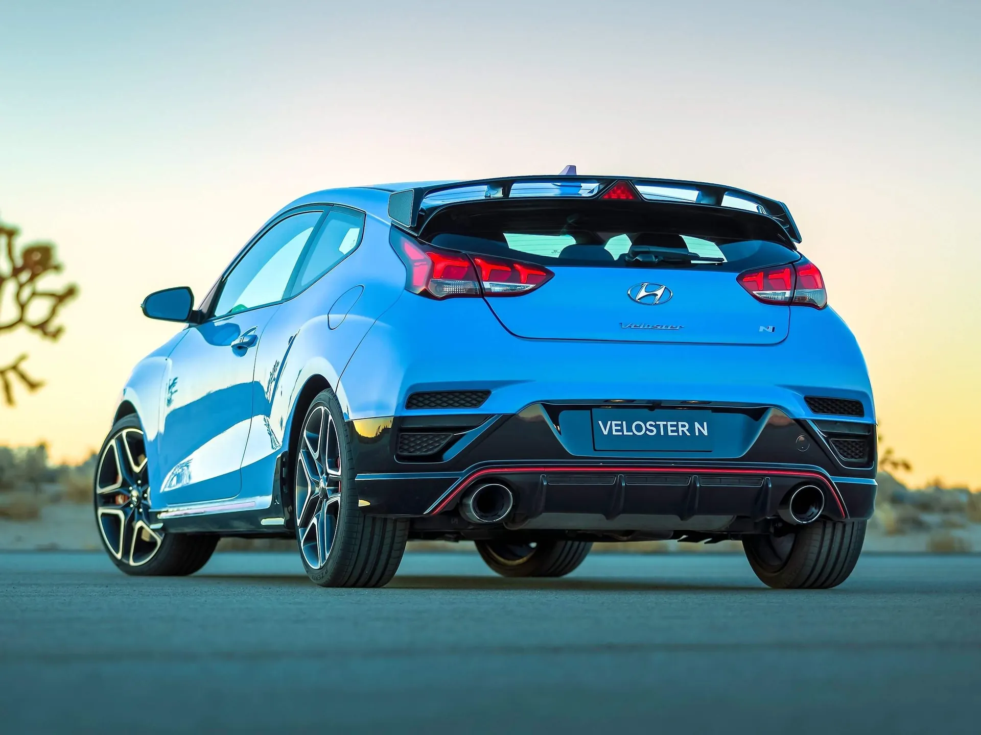 Hyundai Veloster N (2019) – zadní tříčtvrteční pohled