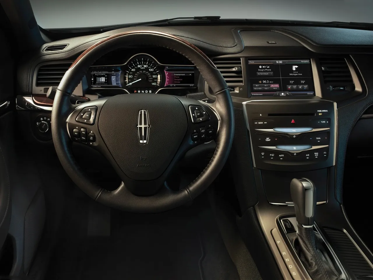 Lincoln MKS (2013) – interiér
