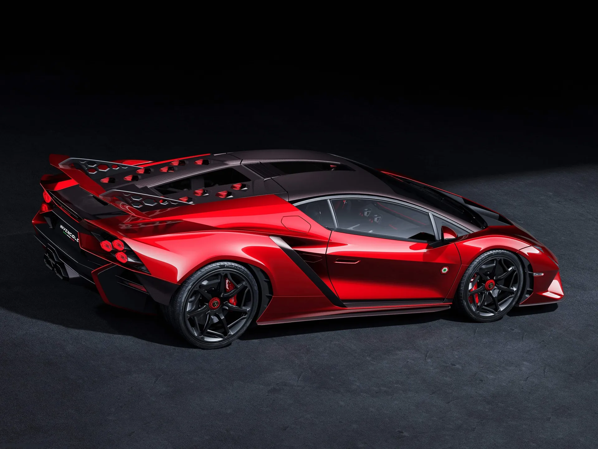 Lamborghini Invencible (2023) – zadní tříčtvrteční pohled