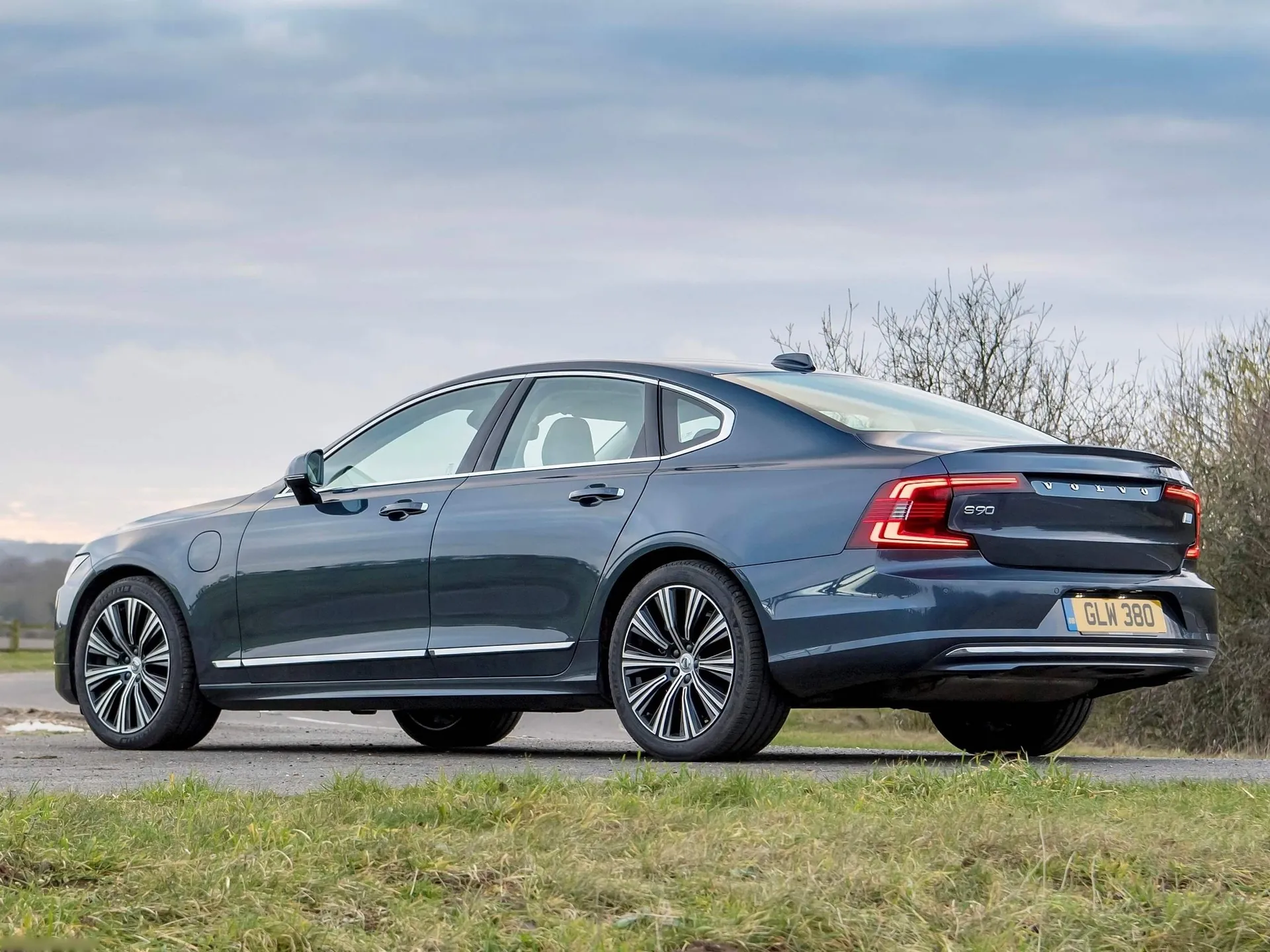 Volvo S90 (2020) – zadní tříčtvrteční pohled