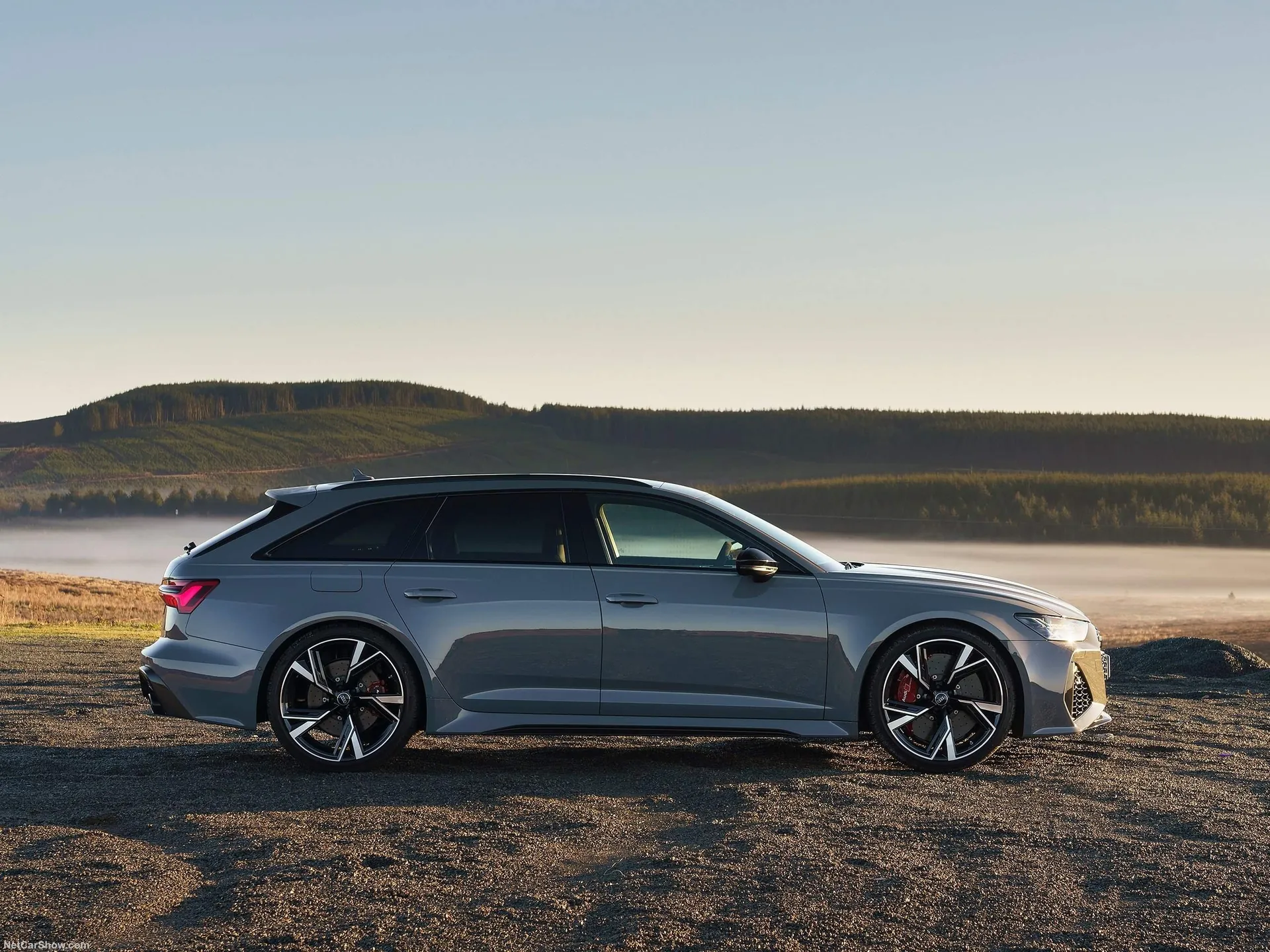 Audi RS6 Avant [UK] (2020) - Side Profile