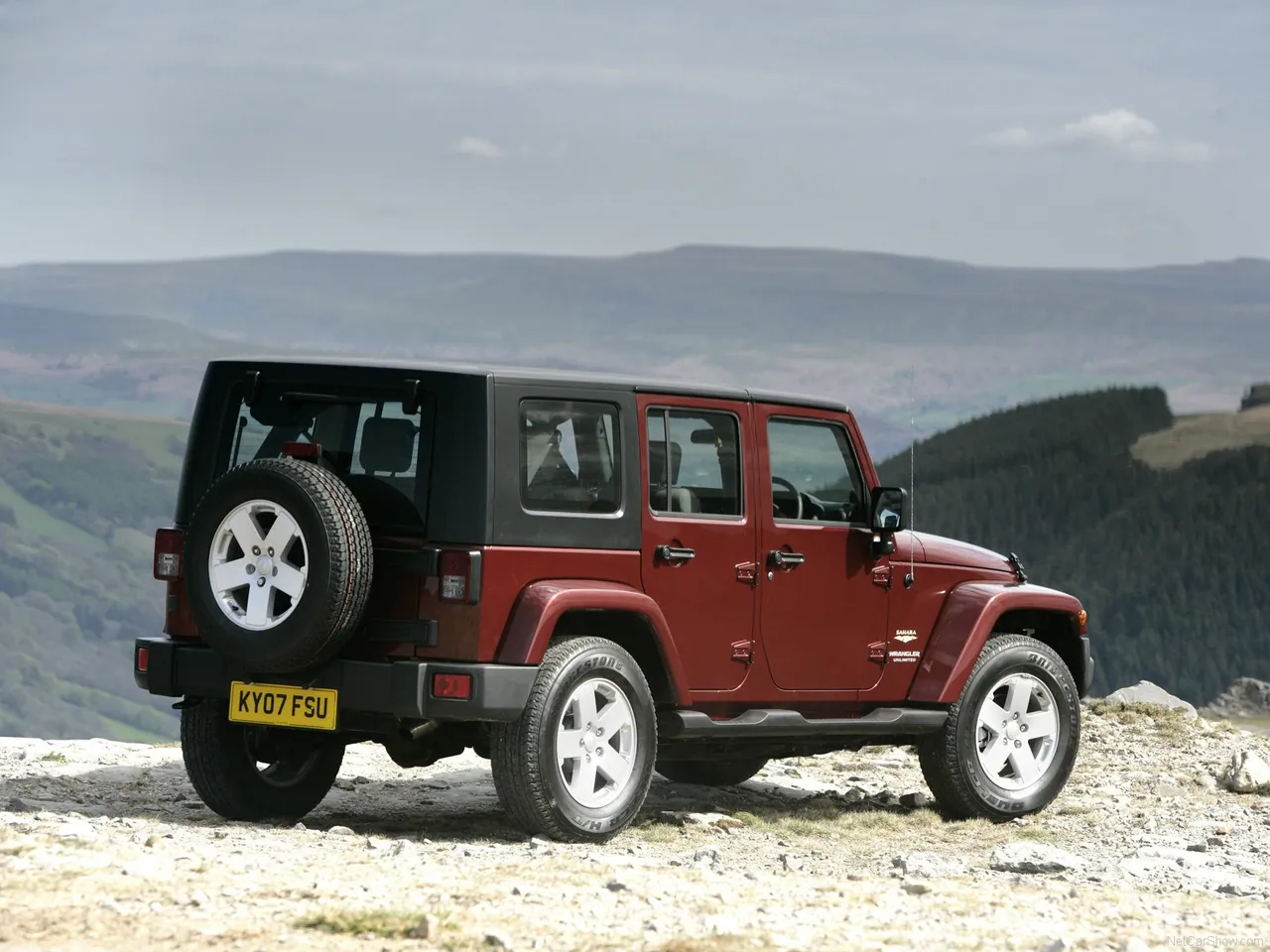 Jeep Wrangler Unlimited [UK] (2008) – zadní tříčtvrteční pohled