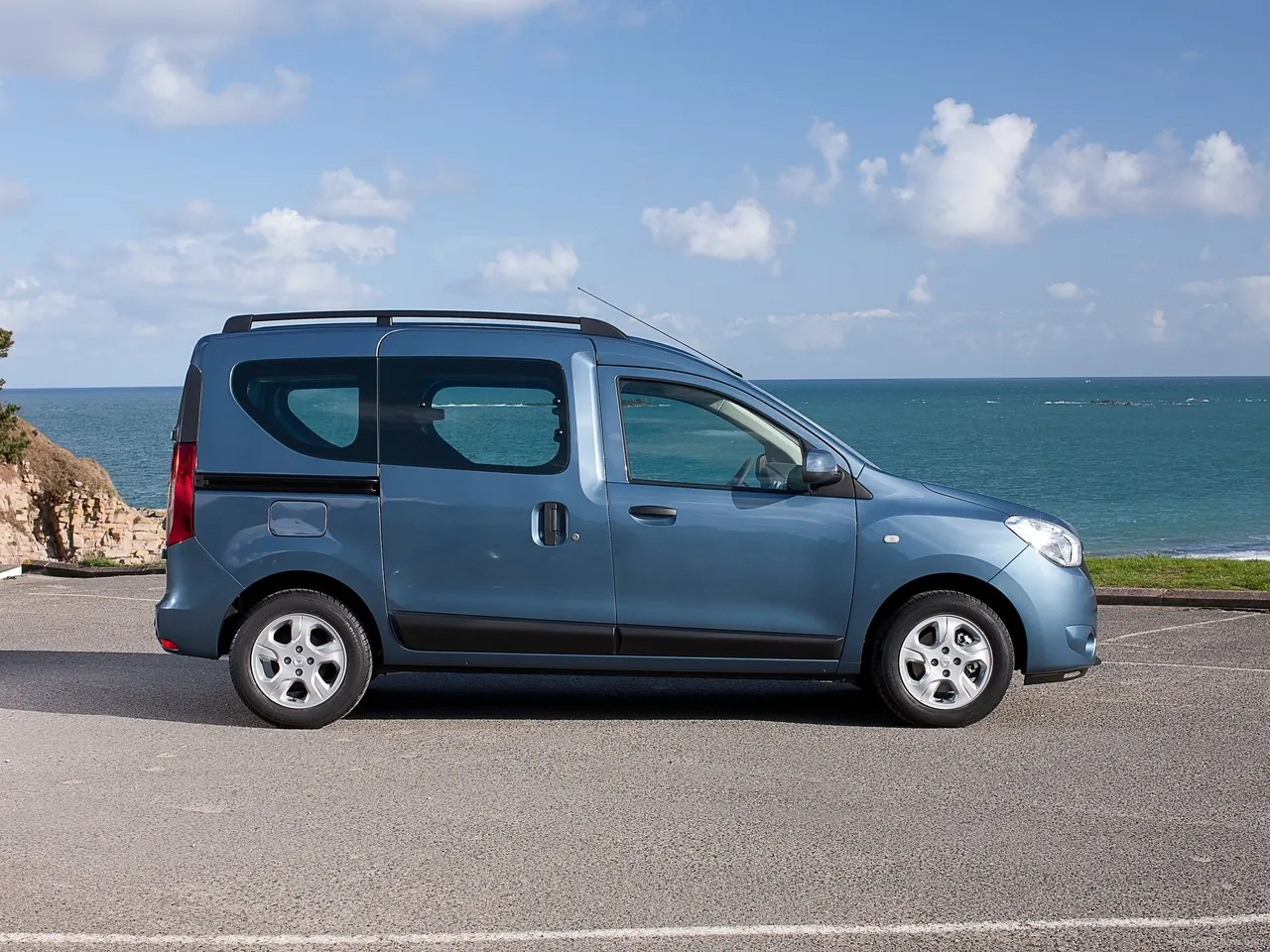 Dacia Dokker (2013) – boční profil