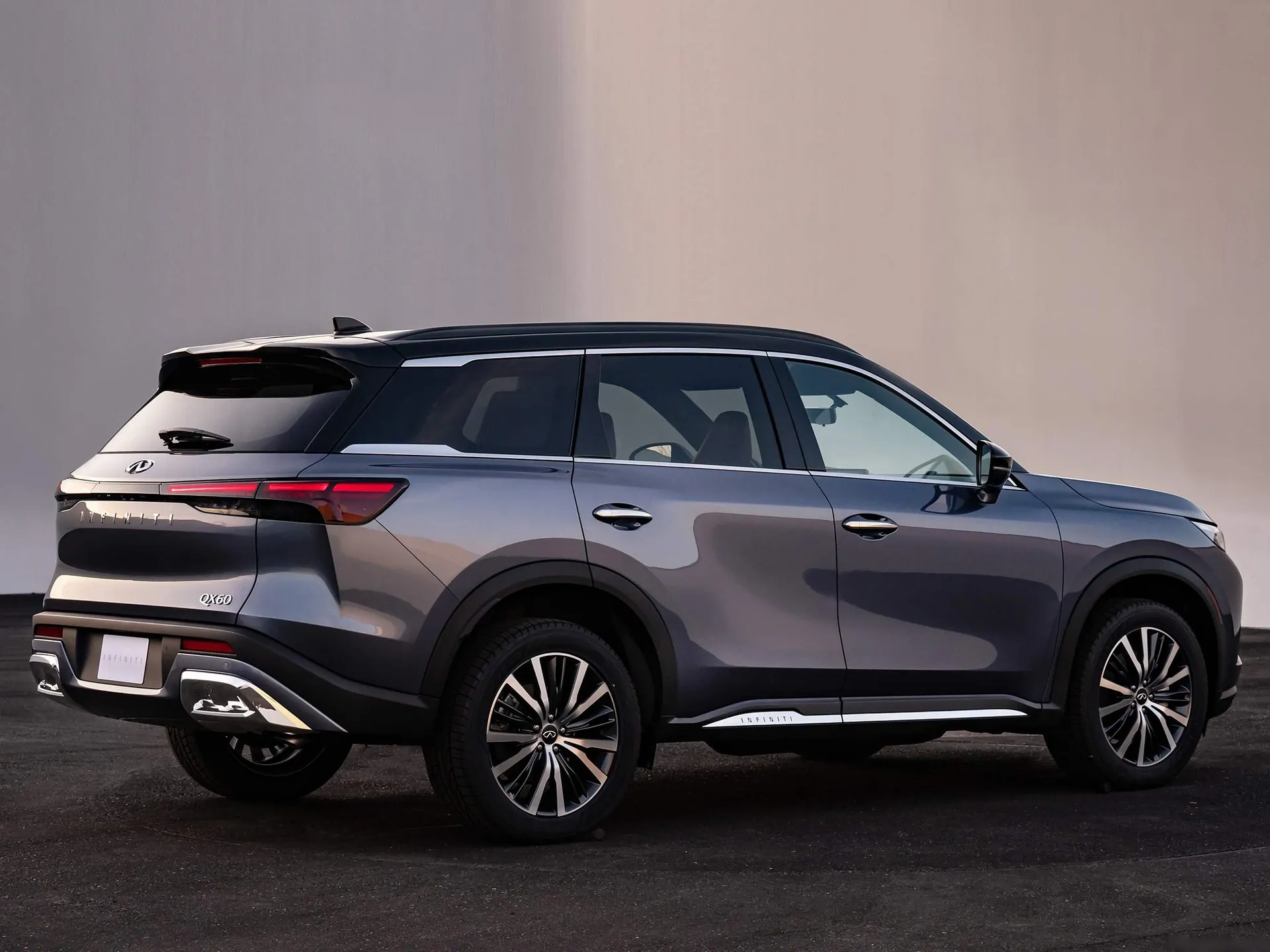 Infiniti QX60 (2022) – zadní tříčtvrteční pohled