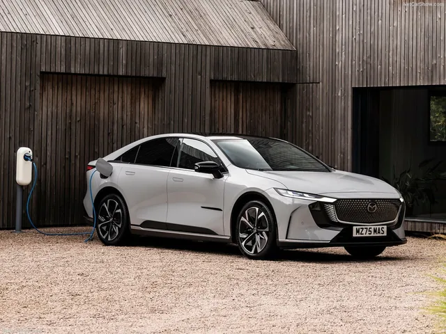 Mazda 6e [UK] (2026)