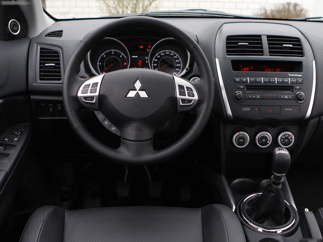 Mitsubishi ASX (2011) - Interior
