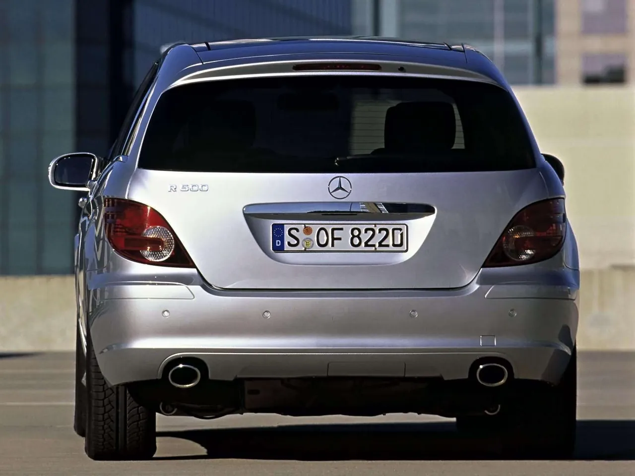 Mercedes-Benz R500 (2006) - Rear