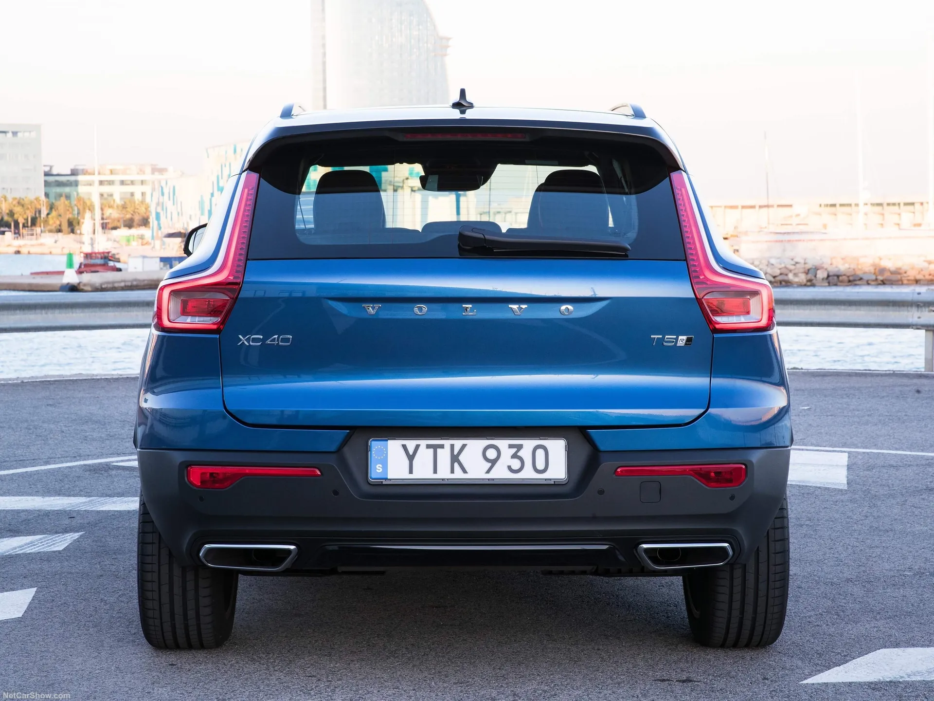 Volvo XC40 (2018) – zezadu