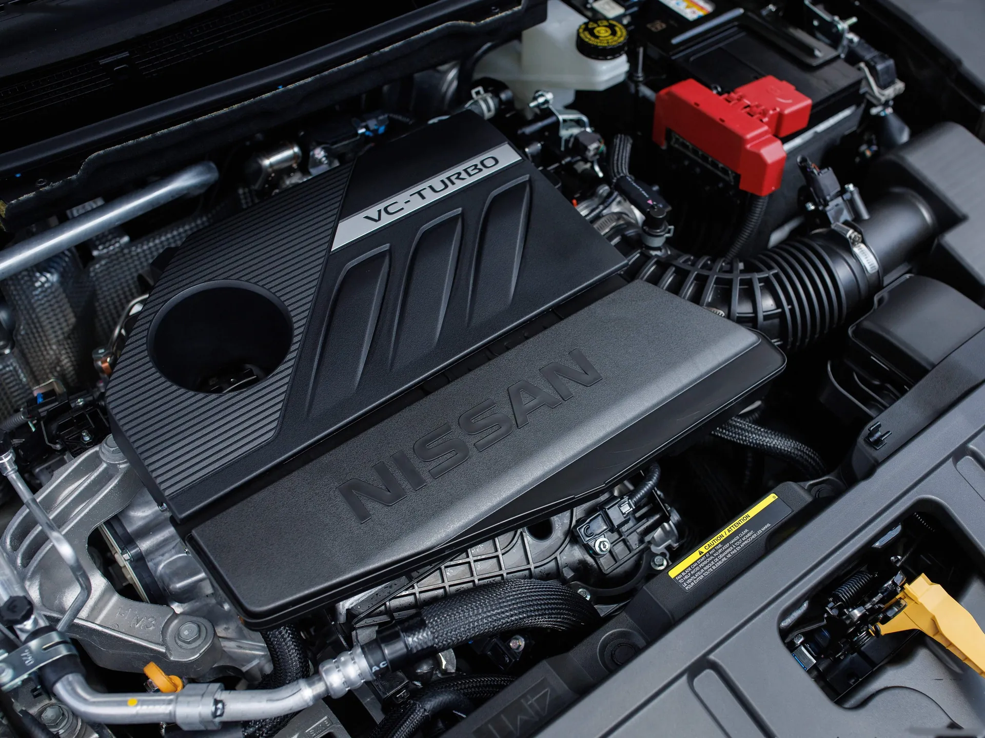 Nissan Rogue (2024) – motorový prostor