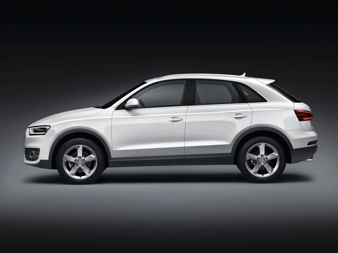 Audi Q3 (2012) – boční profil