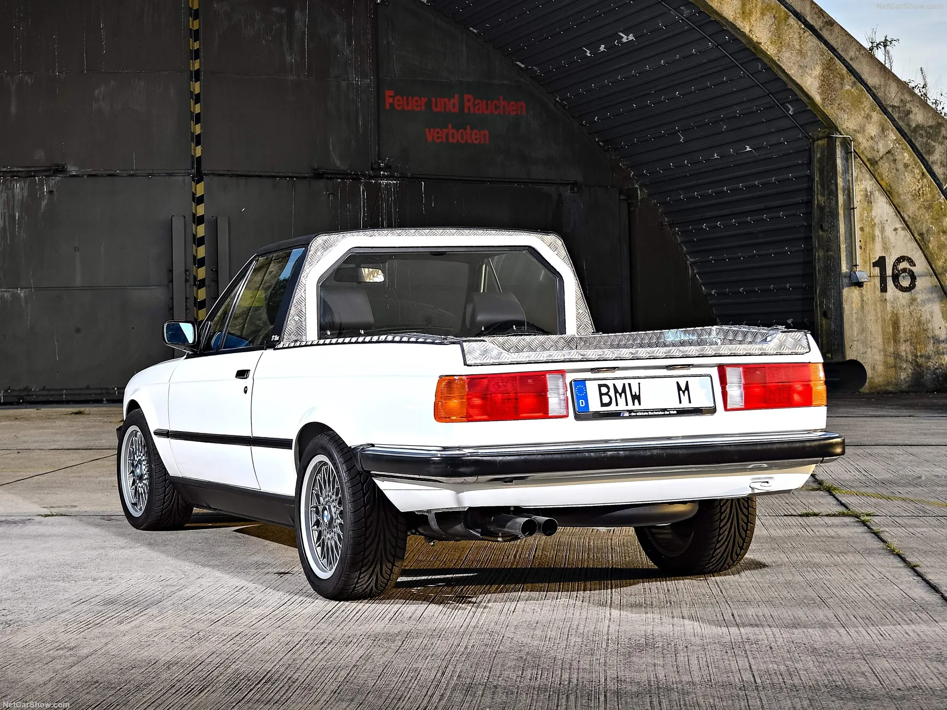 BMW M3 Pickup Concept (1986) – zadní tříčtvrteční pohled
