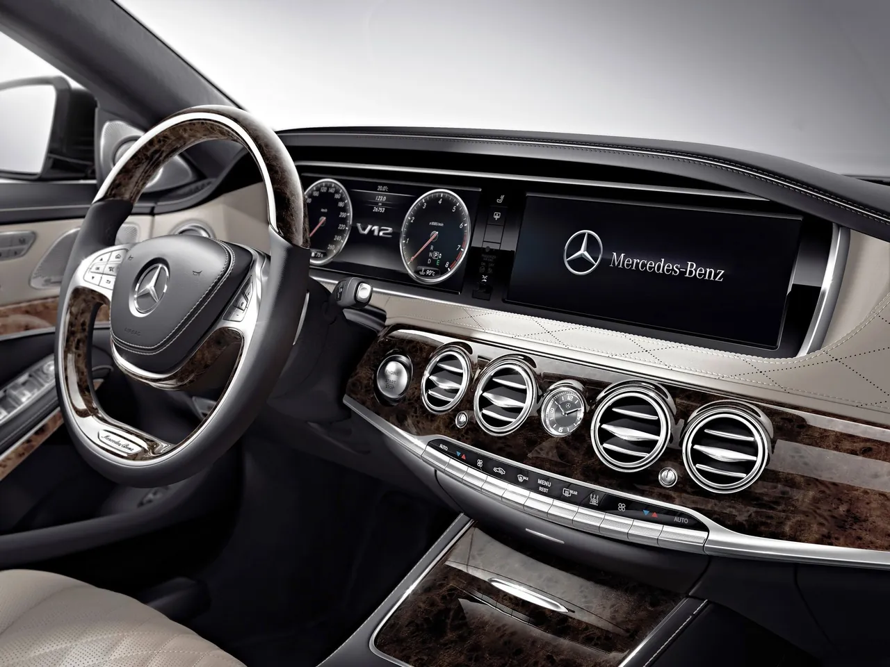 Mercedes-Benz S600 (2015) - Interior