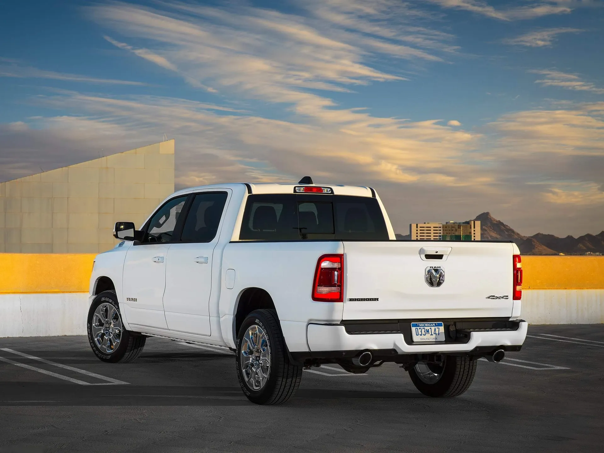 Ram 1500 (2019) – zadní tříčtvrteční pohled