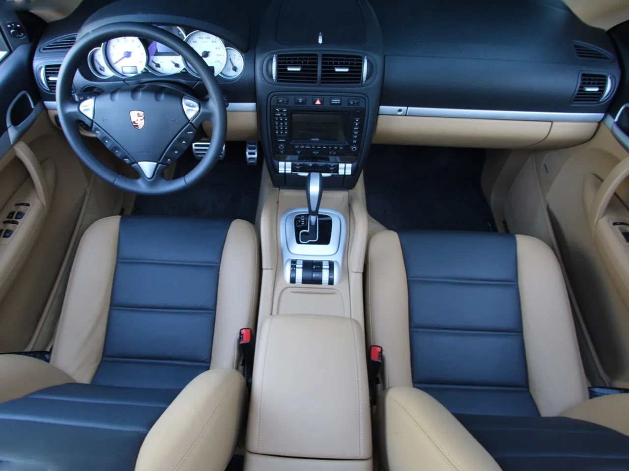 Porsche Cayenne S Titanium (2006) - Interior