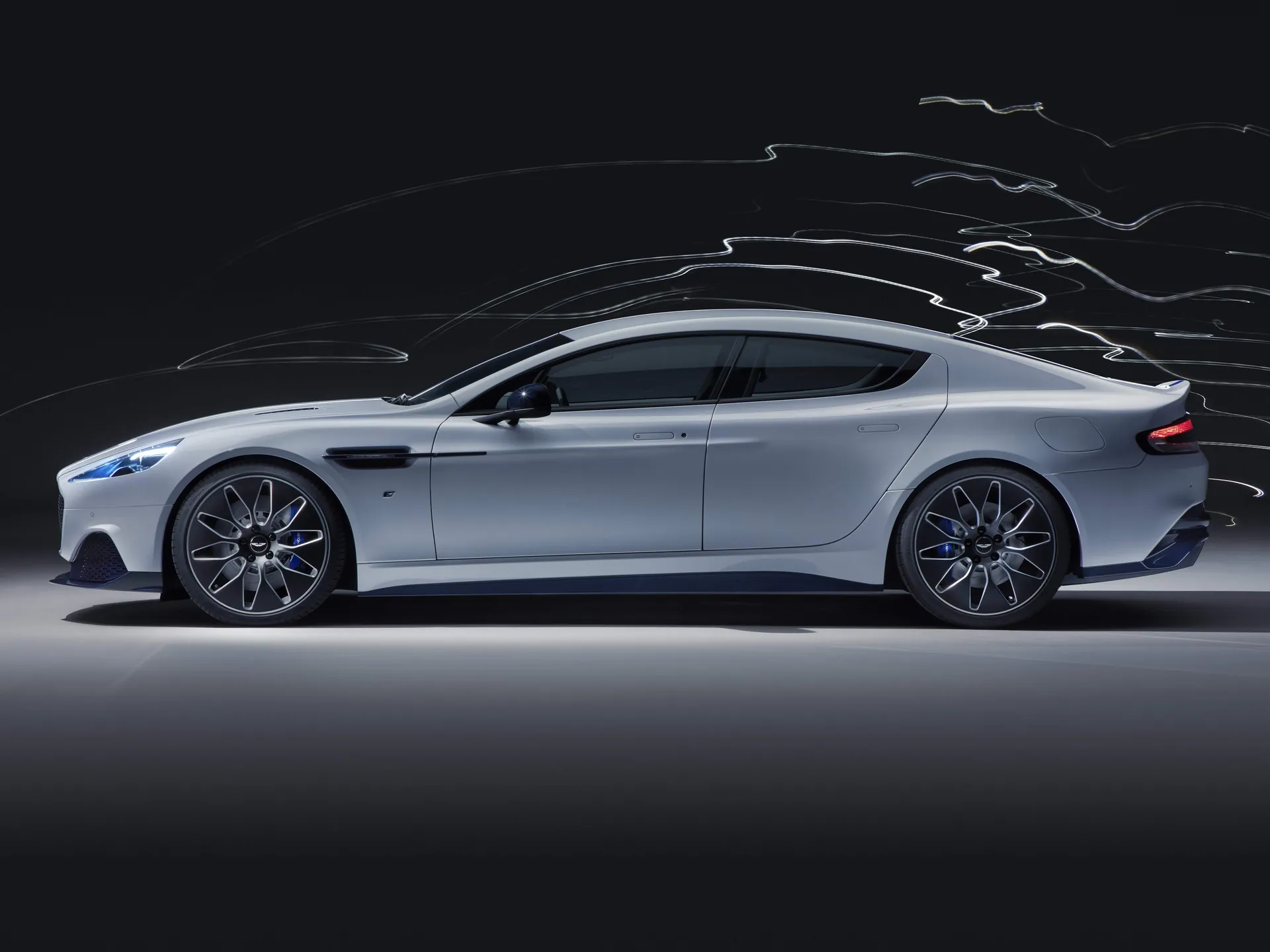 Aston Martin Rapide E (2020) – boční profil