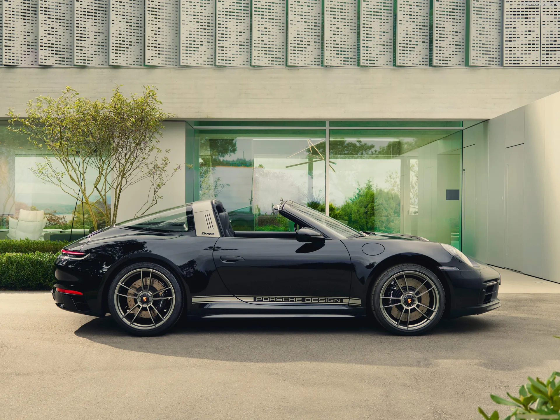 Porsche 911 Edition 50Y Porsche Design (2022) – boční profil