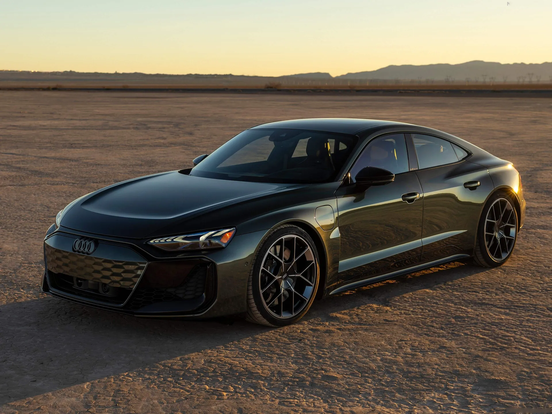 Audi RS e-tron GT performance [US] (2025)