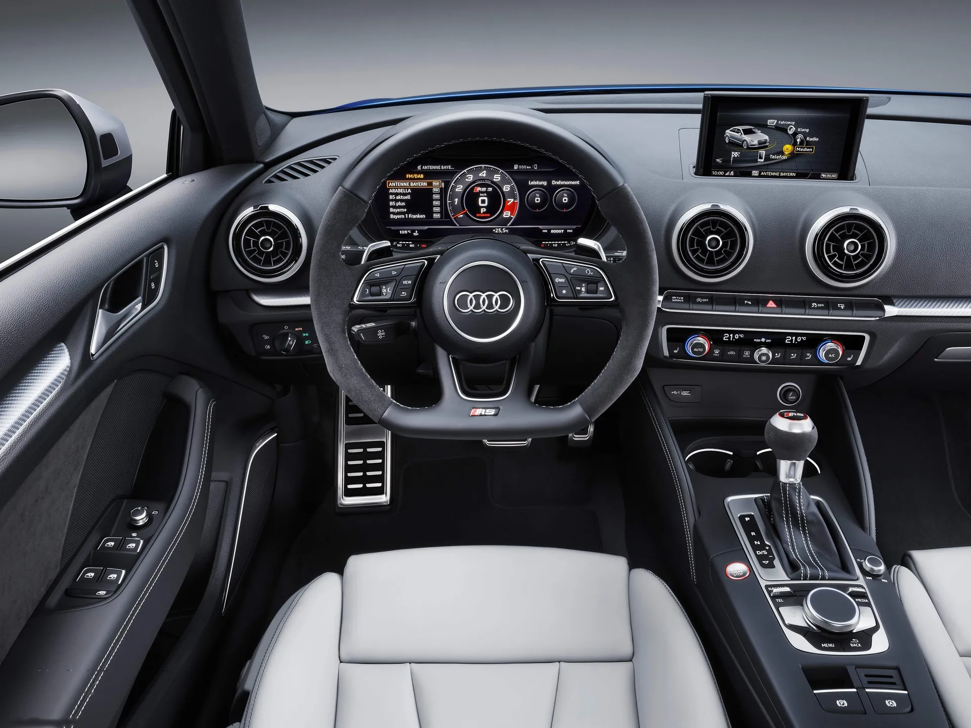 Audi RS3 Sportback (2018) – interiér