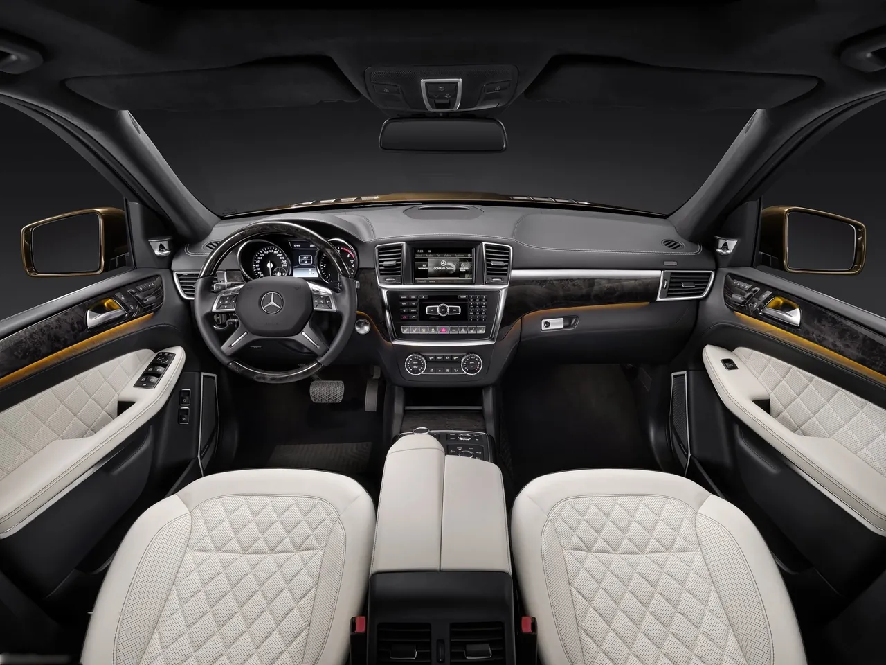 Mercedes-Benz GL-Class (2013) - Interior
