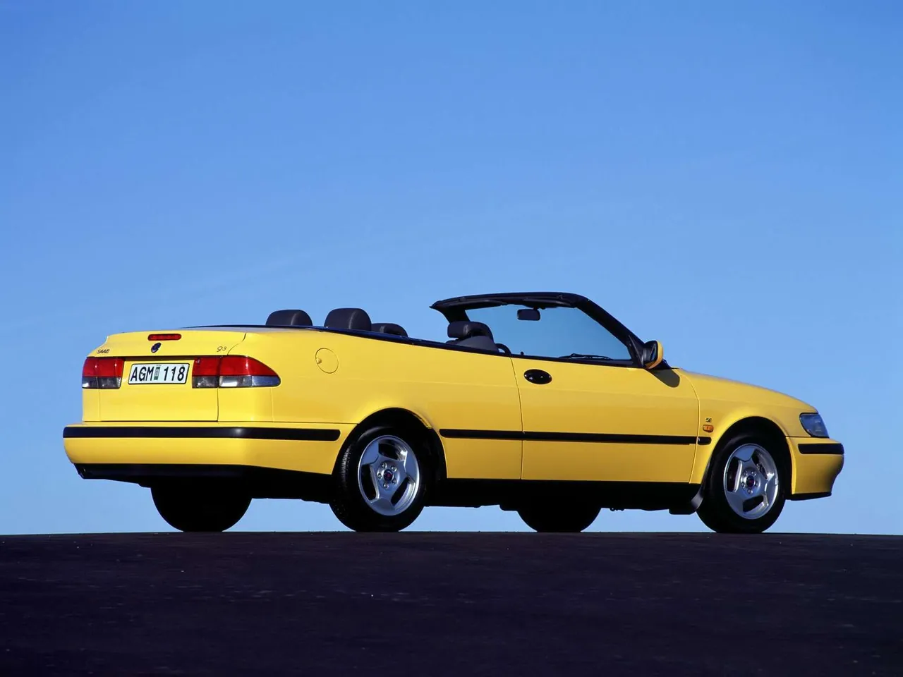 Saab 9-3 Convertible (2000) – zadní tříčtvrteční pohled