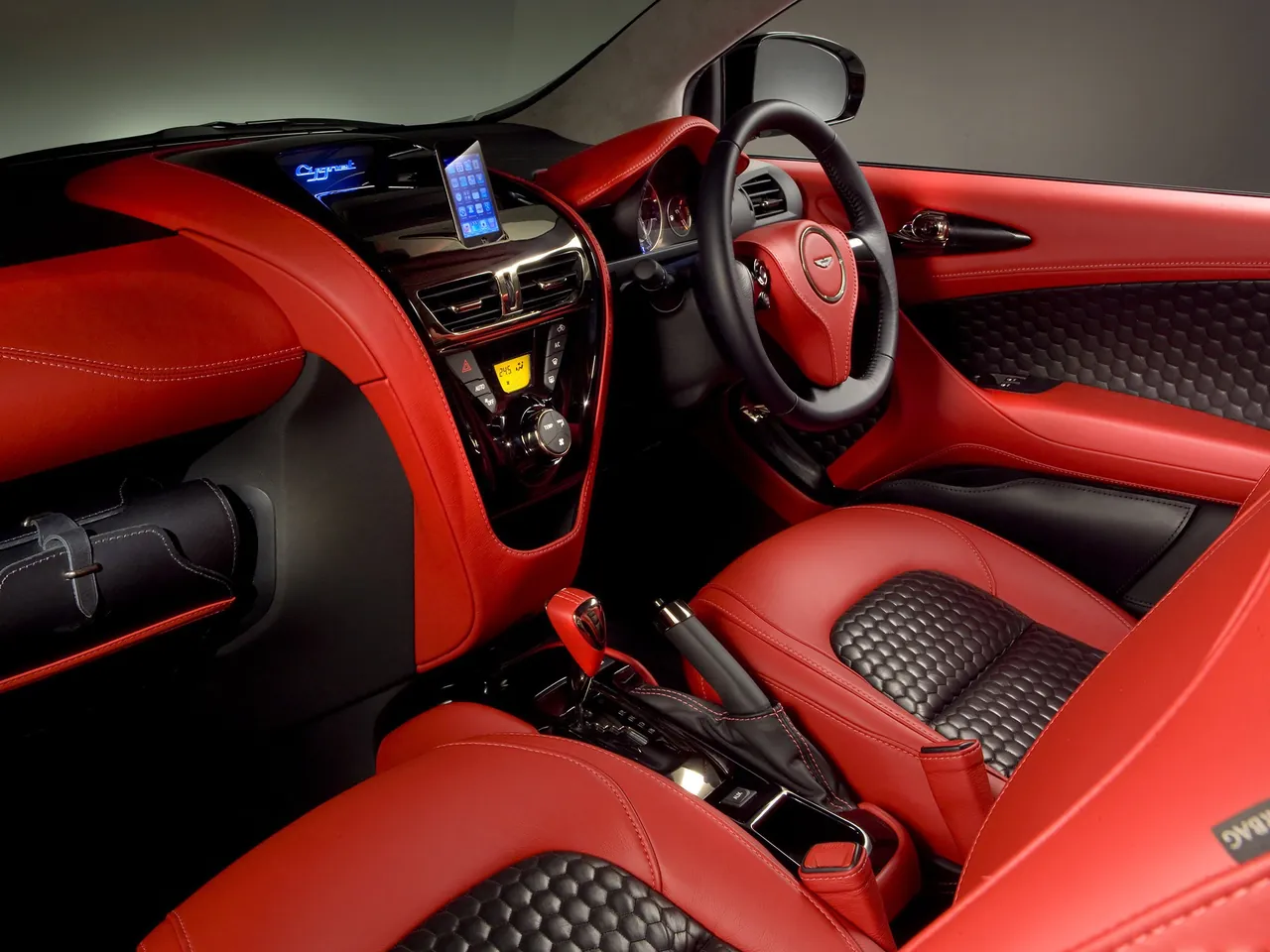 Aston Martin Cygnet Concept (2009) – interiér
