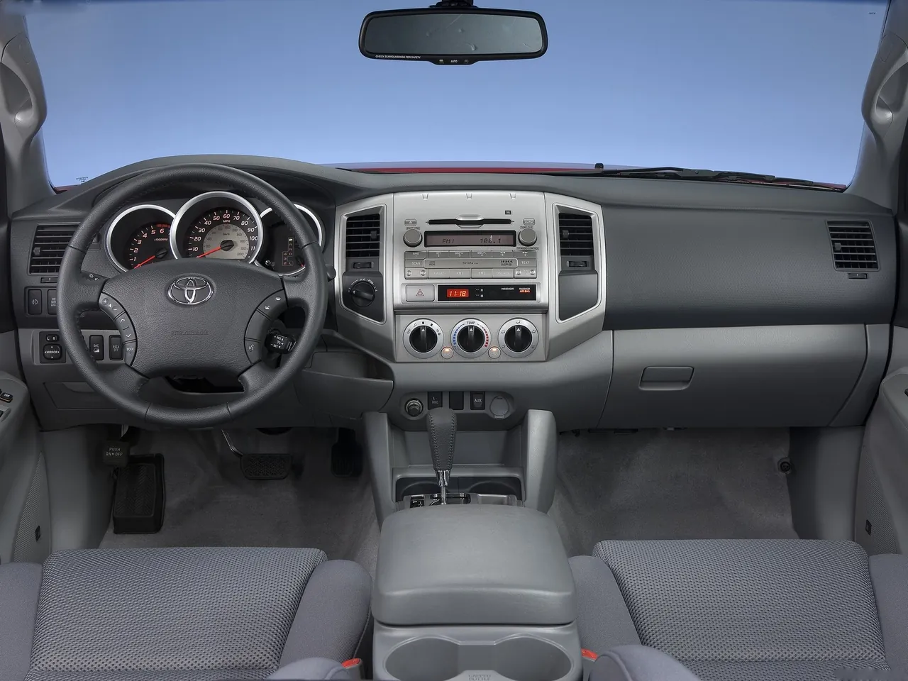 Toyota Tacoma (2011) – interiér