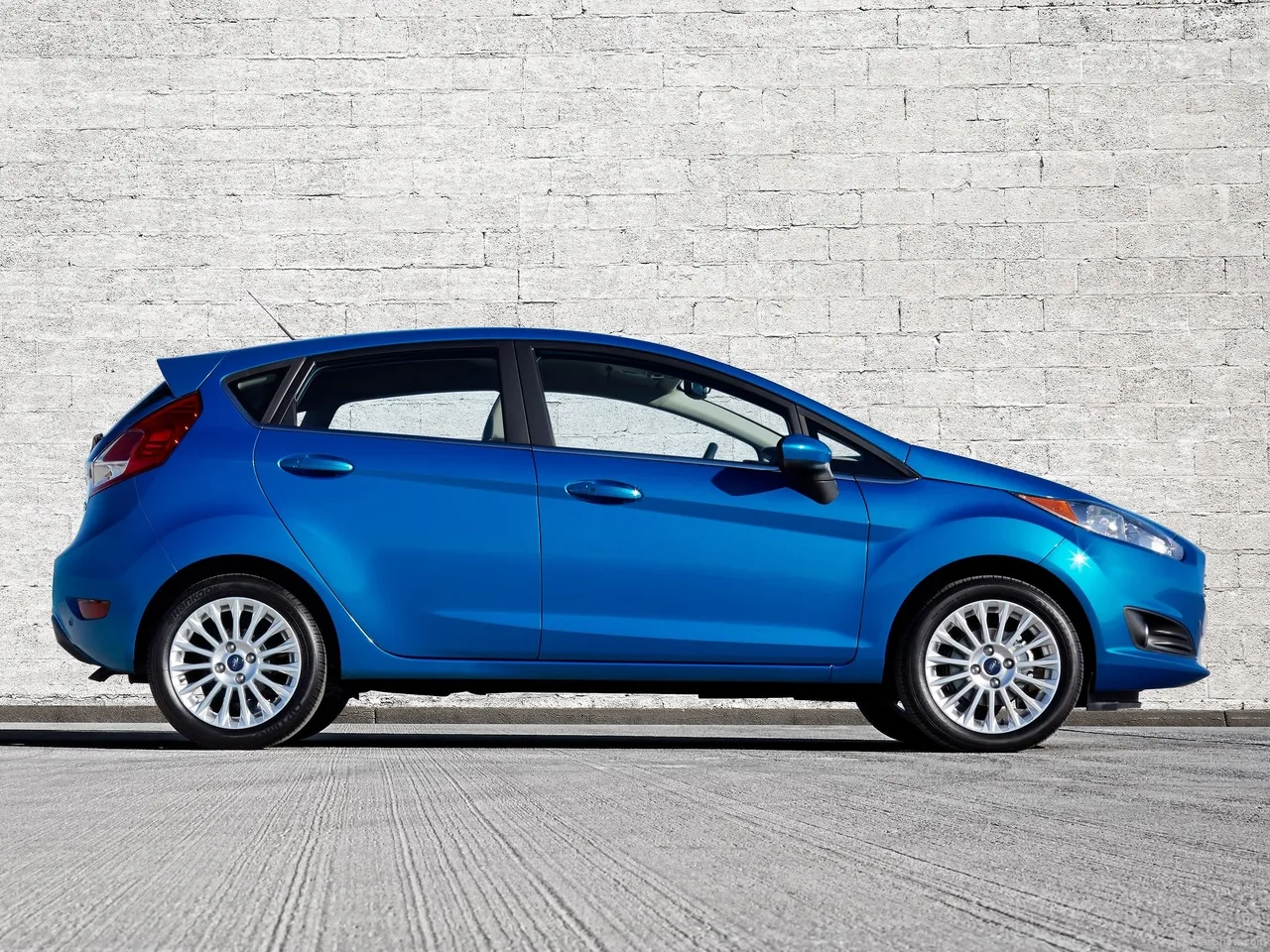 Ford Fiesta (2014) – boční profil