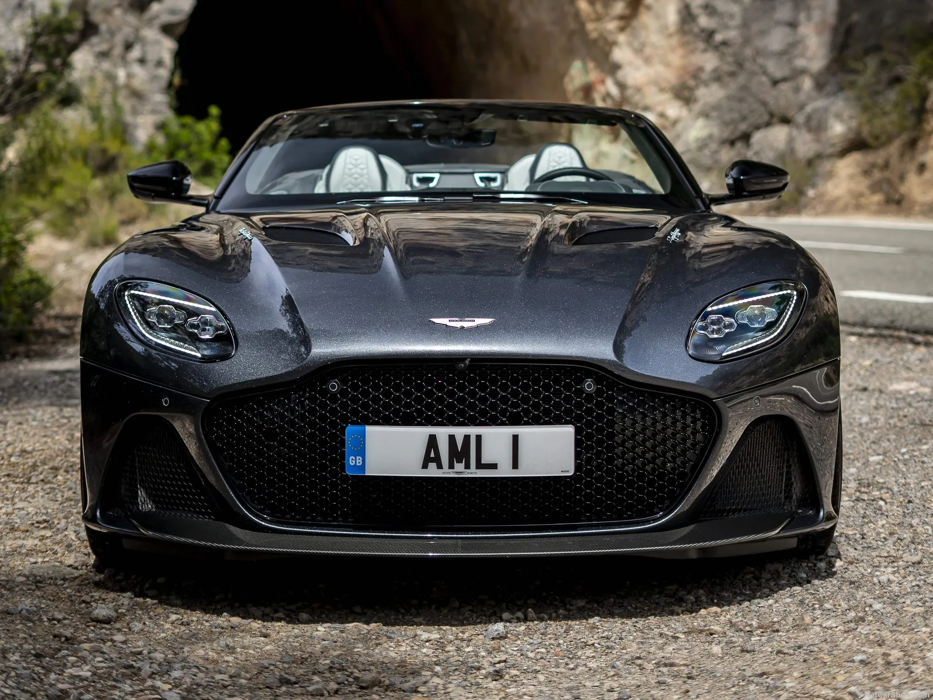 Aston Martin DBS Superleggera Volante (2020) - Front