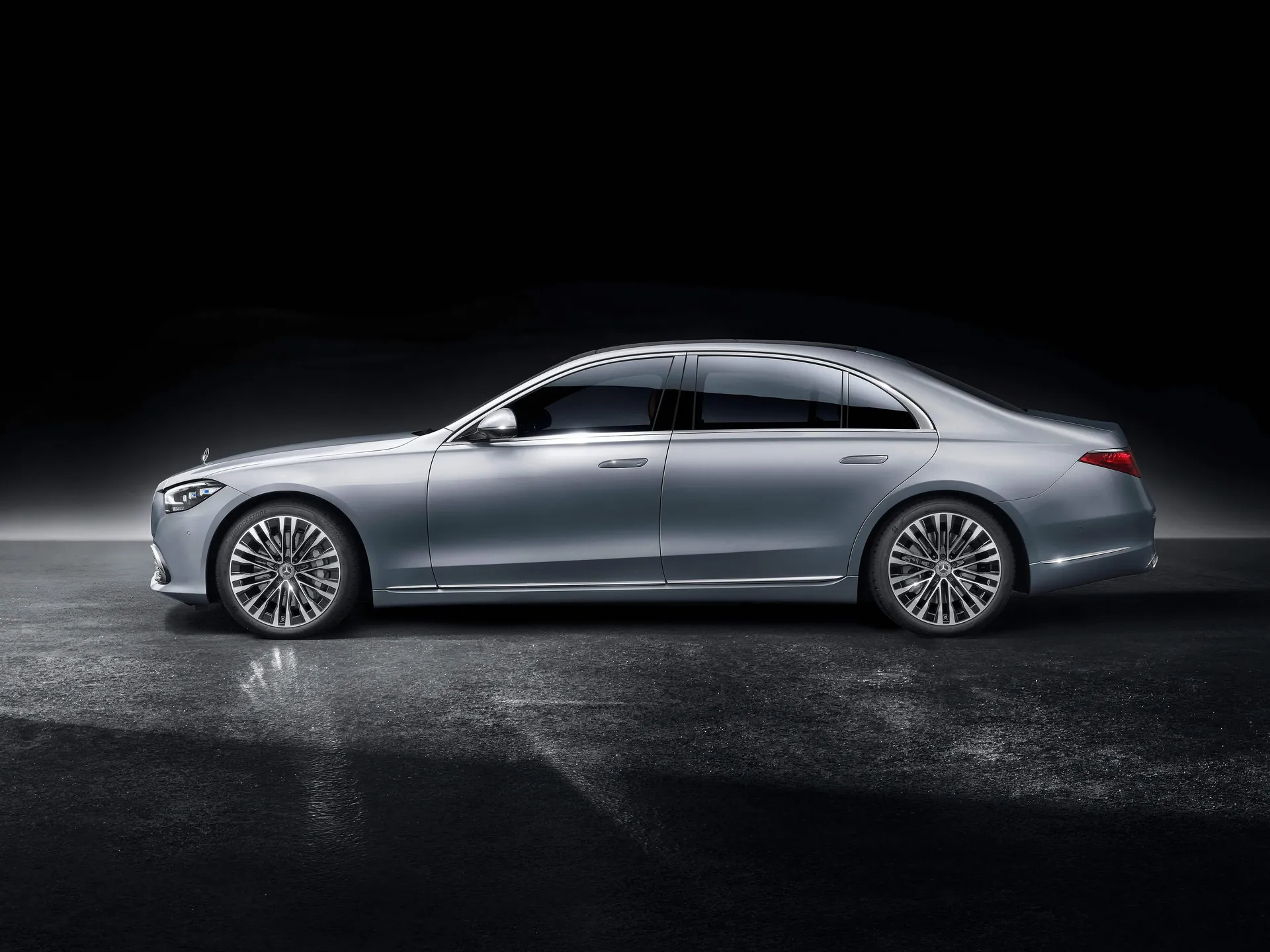 Mercedes-Benz S-Class (2021) – boční profil