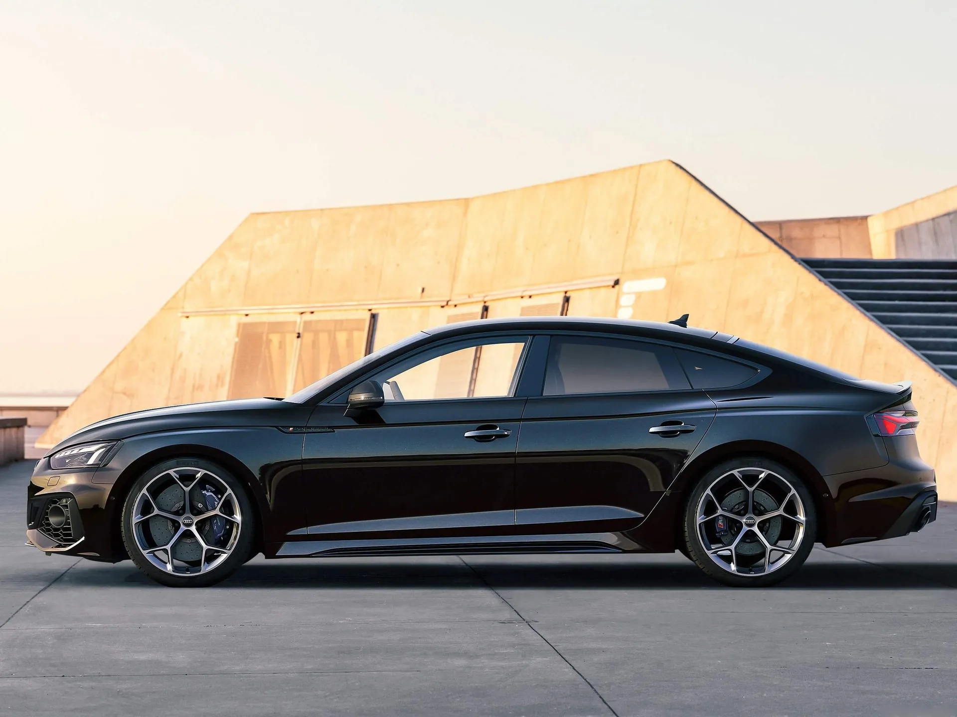 Audi RS5 Sportback competition plus (2023) – boční profil