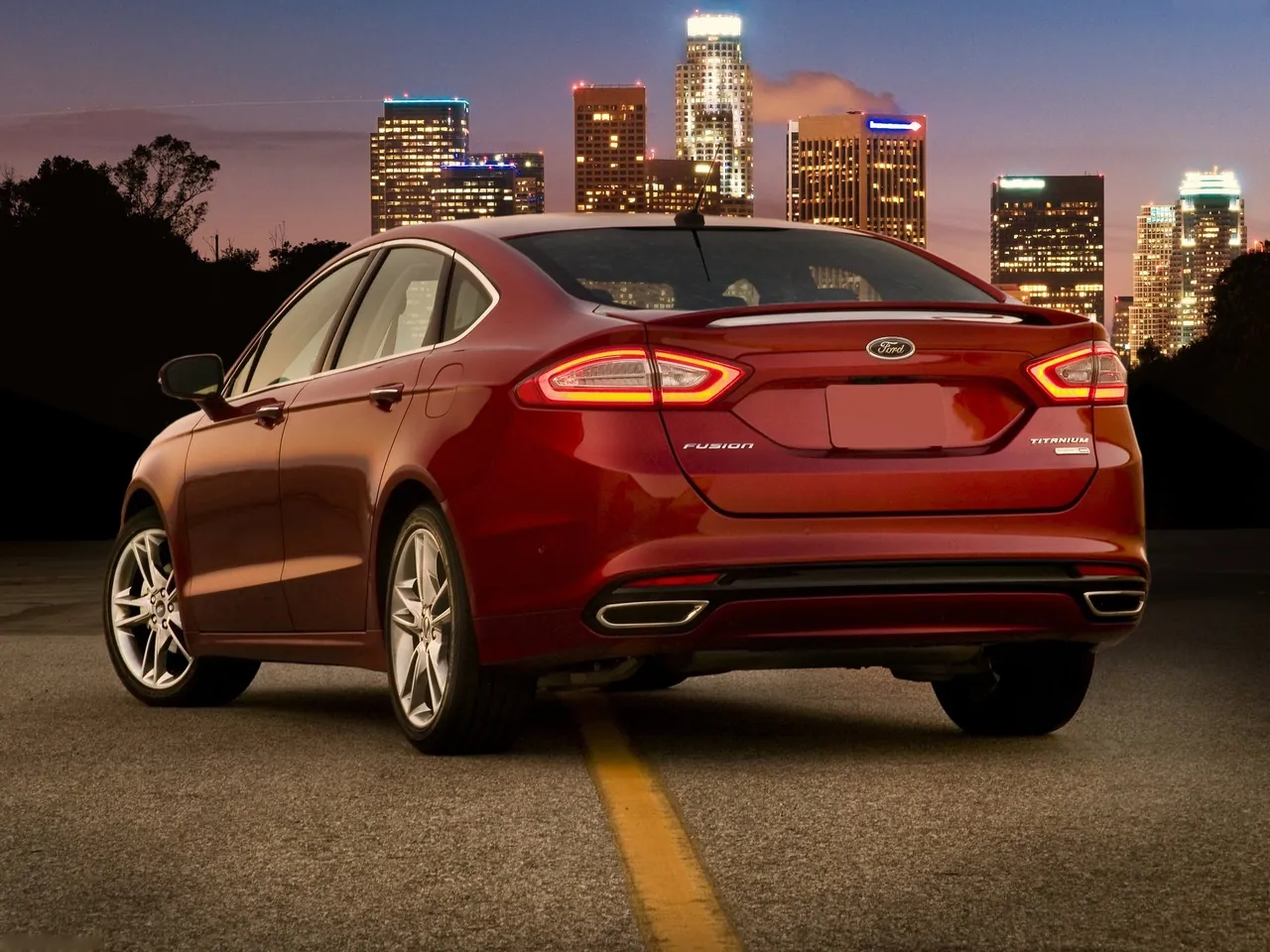Ford Fusion (2013) – zadní tříčtvrteční pohled